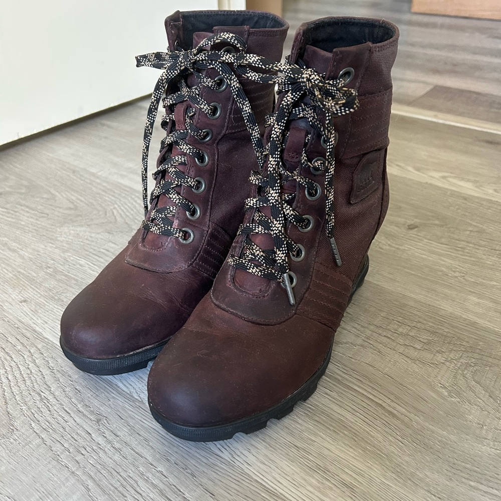 sorel brown leather lace-up heeled boots